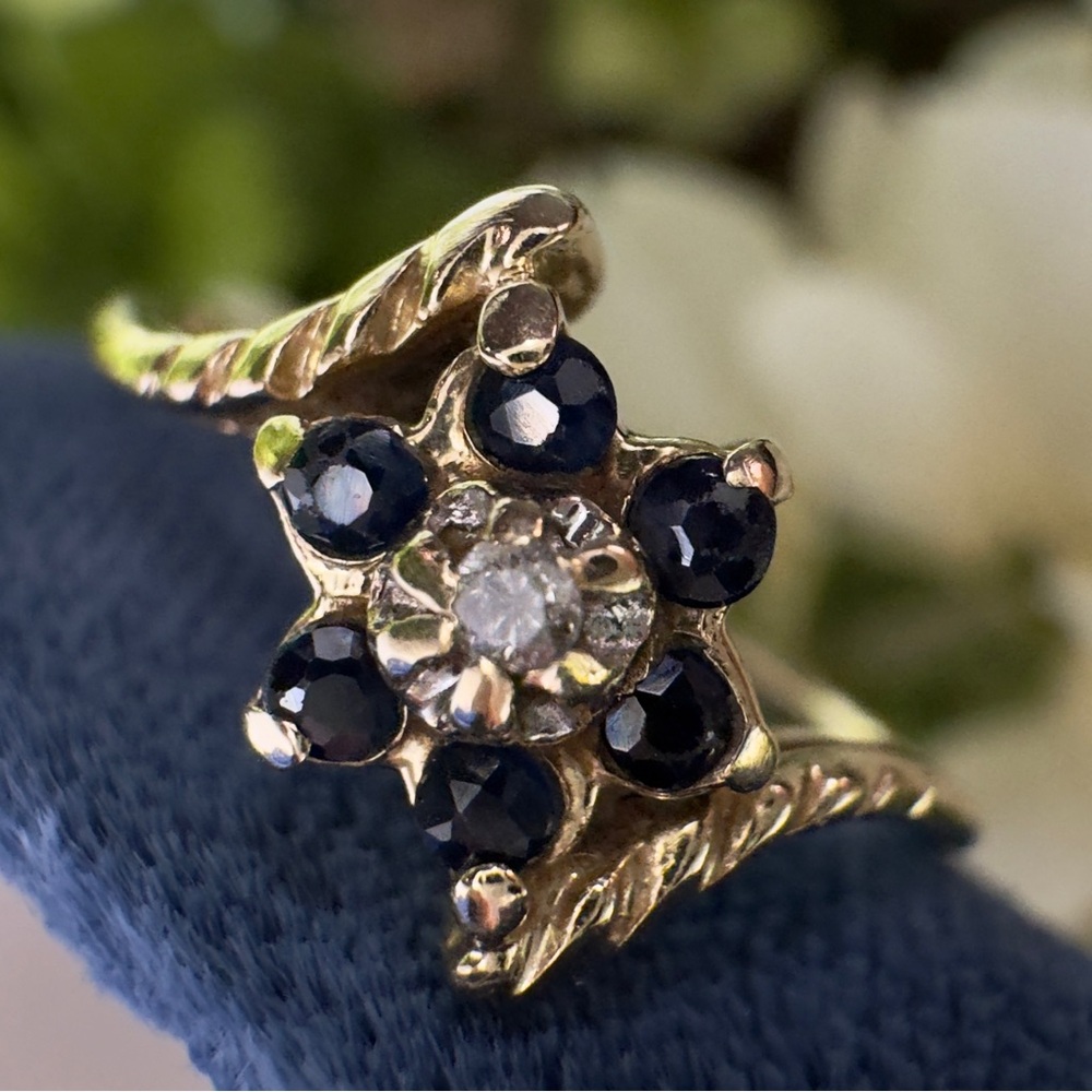 Vintage Natural Sapphire & Diamond Flower Antique setting ring solid 10K Gold